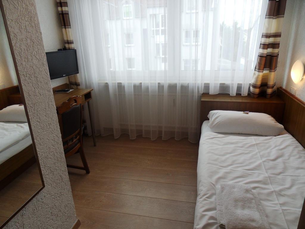 Hotel Linnert Weiterstadt Zimmer foto